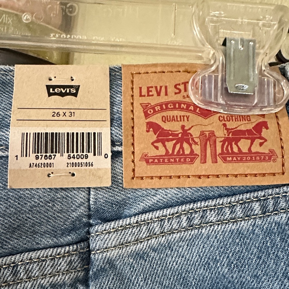 NWT Levi's Women's Sky Blue Wide Leg Jeans - Picture 8 of 9